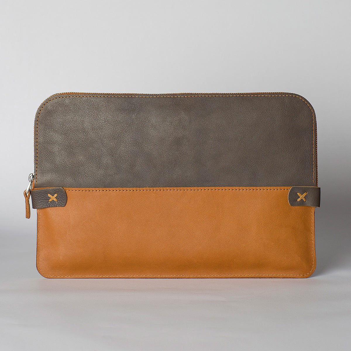 BRIEFCASE / MACBOOK SLEEVE