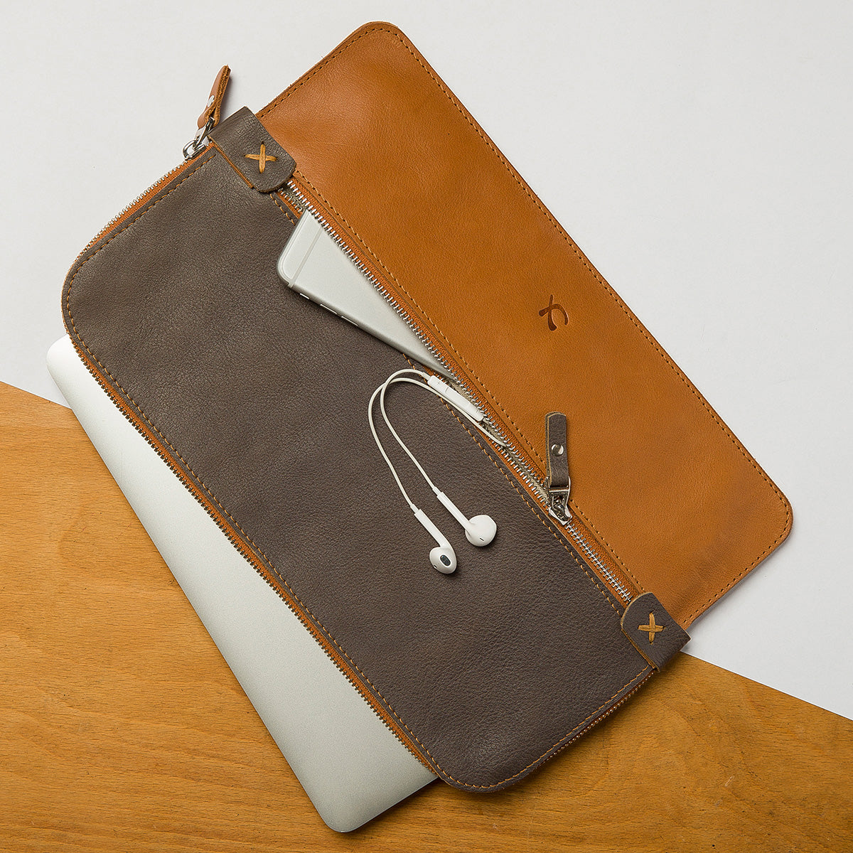 BRIEFCASE / MACBOOK SLEEVE